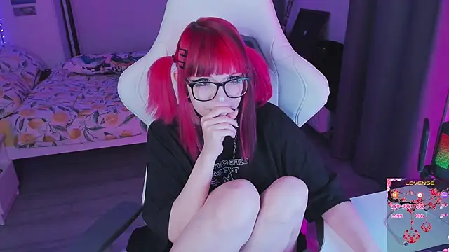 Yumi Youkai online show from September 17, 2025, 5:14 pm