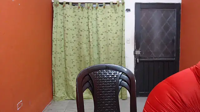 LAURA CRAIZY online show from January 7, 2025, 5:01 am