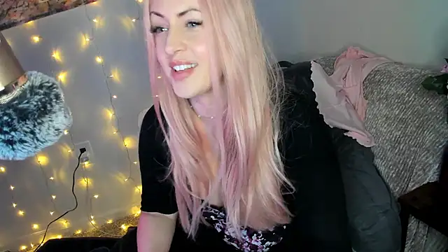 lovejulietxo online show from December 3, 2024, 5:09 am