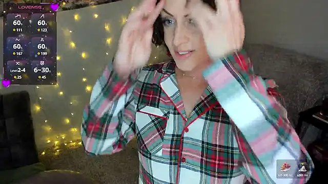 lovejulietxo online show from December 15, 2024, 2:37 pm