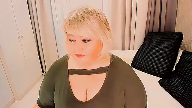 BIGTITSBBW online show from October 15, 2025, 6:24 am