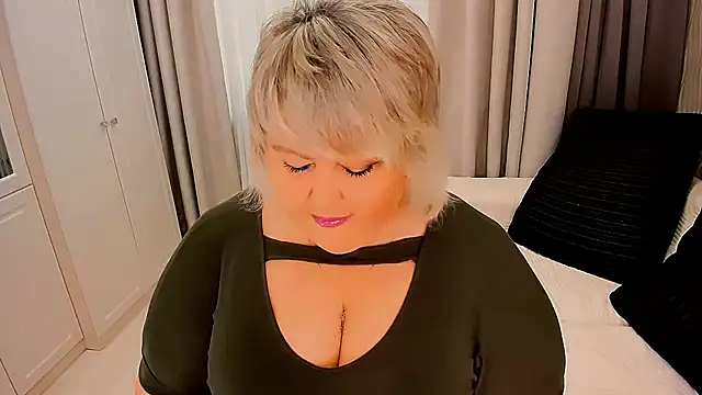 BIGTITSBBW online show from October 17, 2025, 6:27 am