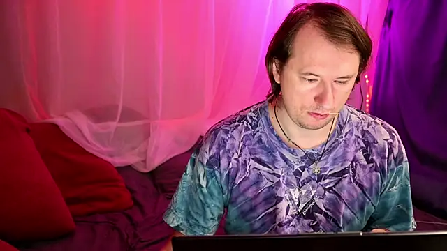 Snapshot of Claudia_and_elon_ chatting on October 4, 2025, 2:20 am Claudia and elon online show from October 4, 2025, 2:20 am