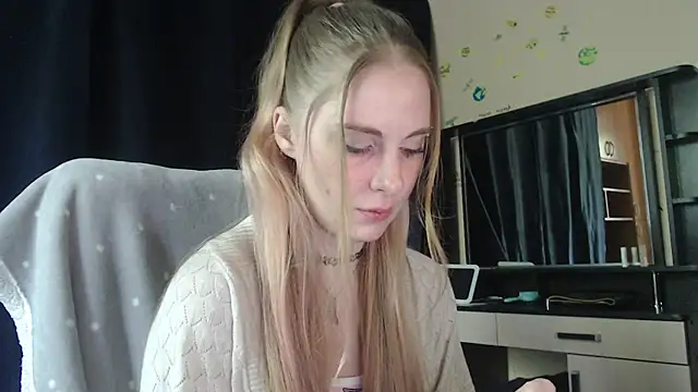 Snapshot of Aqualen chatting on May 15, 2026, 9:38 am Aqualen online show from May 15, 2026, 9:38 am