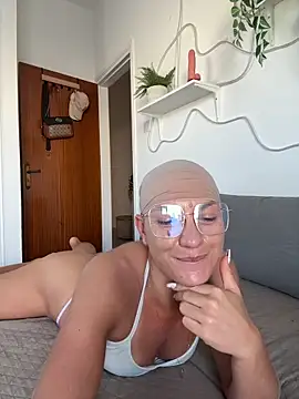 PaulinaSchubert1 online show from October 23, 2025, 1:21 pm