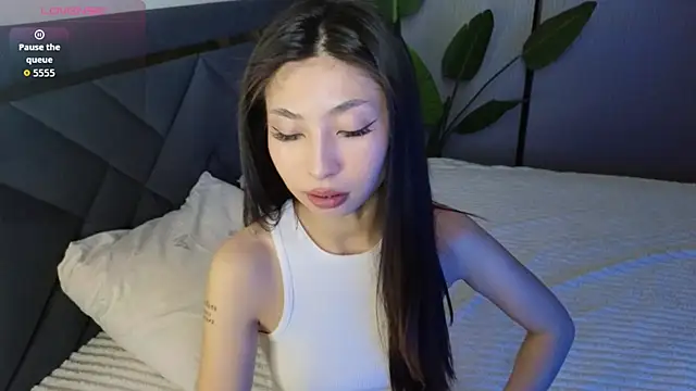 TrishaRey online show from April 2, 2026, 6:55 am