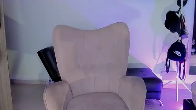 Snapshot of selene_king2 chatting on October 4, 2025, 1:09 pm selene king2 online show from October 4, 2025, 1:09 pm