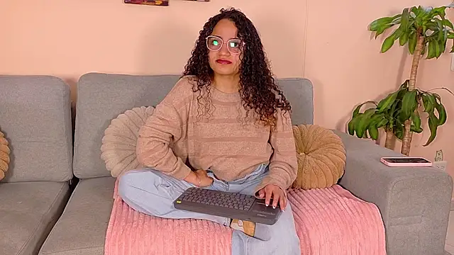 Snapshot of DAHLIA_BROWNIE chatting on May 6, 2026, 2:29 am DAHLIA BROWNIE online show from May 6, 2026, 2:29 am