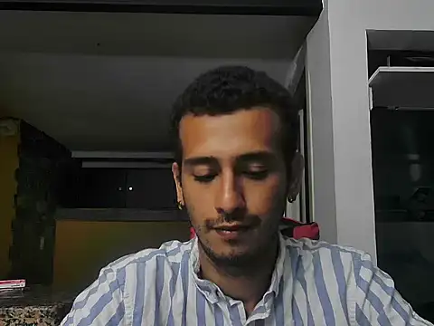 Snapshot of talktome4 chatting on April 7, 2026, 2:45 am talktome4 online show from April 7, 2026, 2:45 am