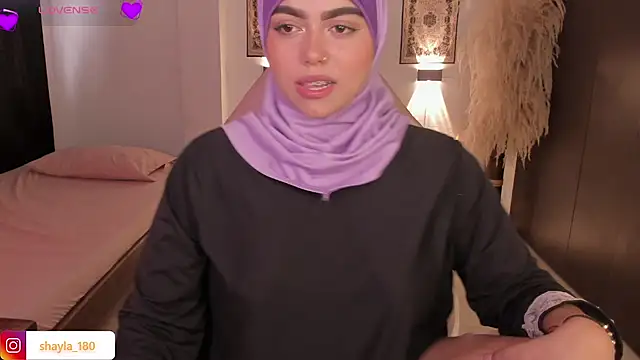 shayla 18 online show from November 12, 2025, 6:41 pm