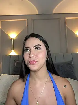 Snapshot of Miss_blue69 chatting on February 26, 2025, 1:43 am Miss blue69 online show from February 26, 2025, 1:43 am