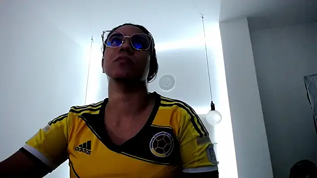 tiffany  pink online show from March 20, 2025, 7:57 pm