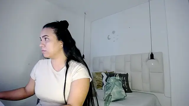 tiffany  pink online show from September 20, 2025, 7:37 pm