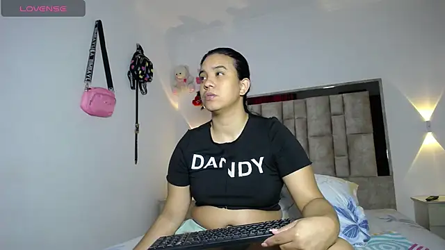 tiffany  pink online show from November 16, 2025, 9:31 pm