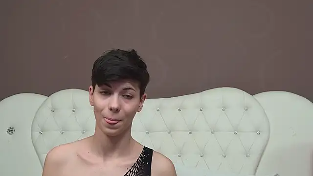 KylieLipa online show from February 20, 2025, 5:40 pm