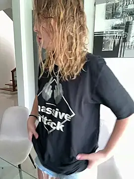 Nura n Sarah online show from March 14, 2025, 5:05 am