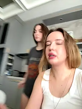 Nura n Sarah online show from September 26, 2025, 3:10 am