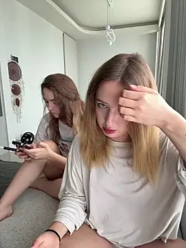 Nura n Sarah online show from October 5, 2025, 3:27 am