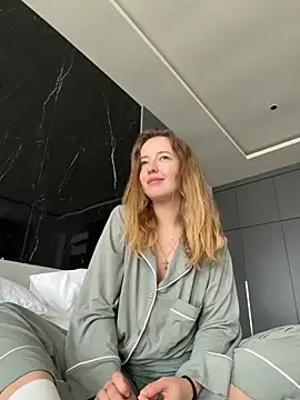 Nura n Sarah online show from November 29, 2025, 5:10 am