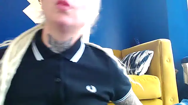 pixiedreadx online show from October 23, 2025, 11:42 am