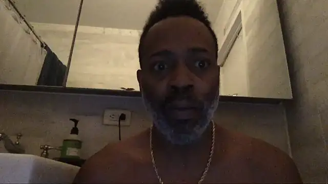 Snapshot of theblacklordmaster chatting on December 6, 2024, 1:22 pm theblacklordmaster online show from December 6, 2024, 1:22 pm