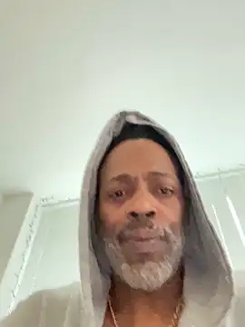 Snapshot of theblacklordmaster chatting on January 1, 2025, 4:50 pm theblacklordmaster online show from January 1, 2025, 4:50 pm