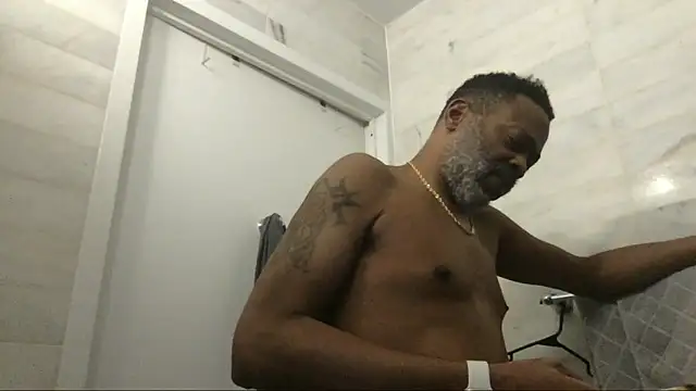 Snapshot of theblacklordmaster chatting on January 9, 2025, 1:02 pm theblacklordmaster online show from January 9, 2025, 1:02 pm