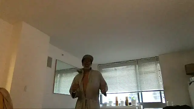 Snapshot of theblacklordmaster chatting on January 15, 2025, 7:01 pm theblacklordmaster online show from January 15, 2025, 7:01 pm