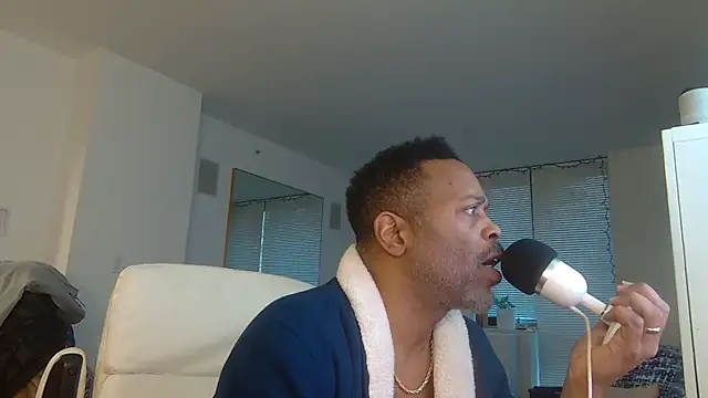 Snapshot of theblacklordmaster chatting on February 6, 2025, 1:10 pm theblacklordmaster online show from February 6, 2025, 1:10 pm
