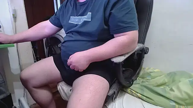 tipko123 online show from November 3, 2025, 2:07 pm