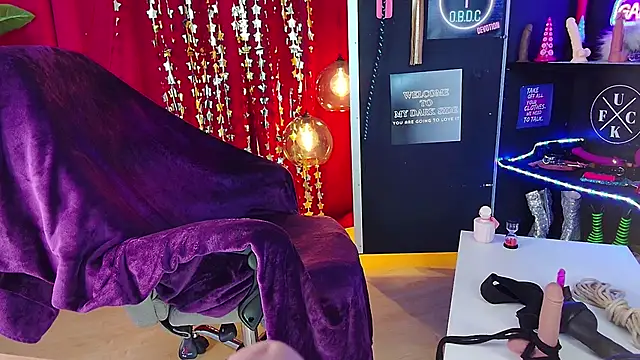 iammistress online show from January 22, 2025, 2:14 pm