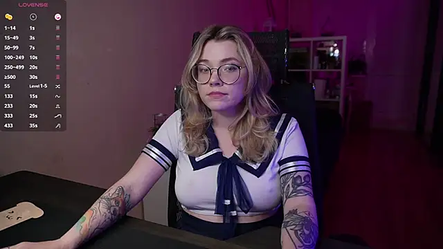 Snapshot of RemyCute chatting on December 15, 2024, 8:15 pm RemyCute online show from December 15, 2024, 8:15 pm