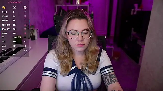 Snapshot of RemyCute chatting on September 18, 2025, 6:54 pm RemyCute online show from September 18, 2025, 6:54 pm