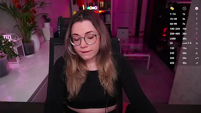 Snapshot of RemyCute chatting on February 5, 2026, 6:01 pm RemyCute online show from February 5, 2026, 6:01 pm