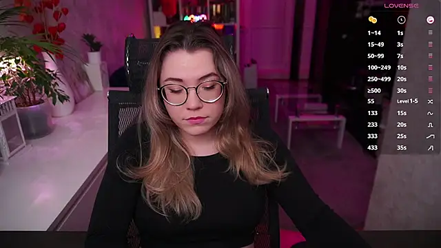 Snapshot of RemyCute chatting on February 13, 2026, 5:31 pm RemyCute online show from February 13, 2026, 5:31 pm