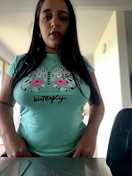 Alicia Ruiz online show from September 10, 2025, 6:08 pm