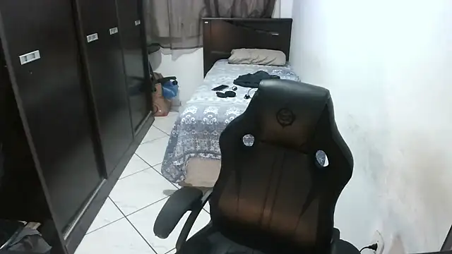 Snapshot of Brian_Aries chatting on February 14, 2026, 3:25 am Brian Aries online show from February 14, 2026, 3:25 am