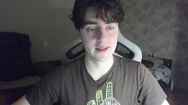 Snapshot of Knuckles17 chatting on June 20, 2026, 12:03 am Knuckles17 online show from June 20, 2026, 12:03 am