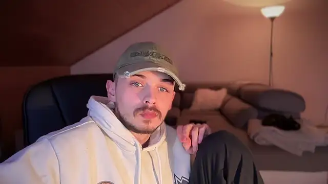 naked psy online show from February 5, 2025, 12:53 am