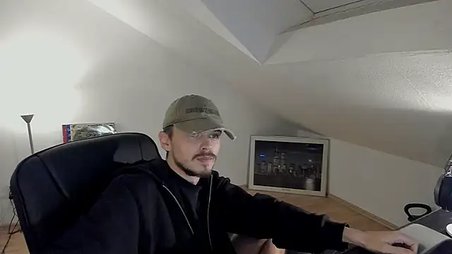 naked psy online show from October 24, 2025, 11:01 pm