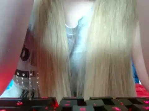 69liamilk69 online show from March 16, 2025, 6:20 am