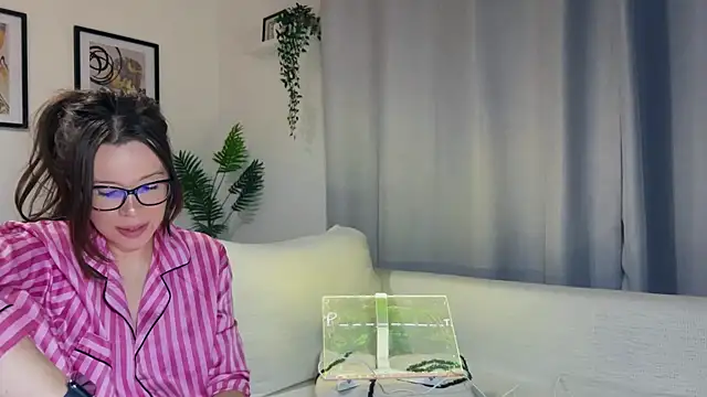 Aithne online show from February 11, 2025, 12:17 am