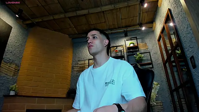 alexgiraldo  online show from January 22, 2025, 11:12 am