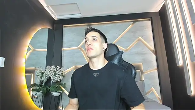 alexgiraldo  online show from January 27, 2025, 11:22 am