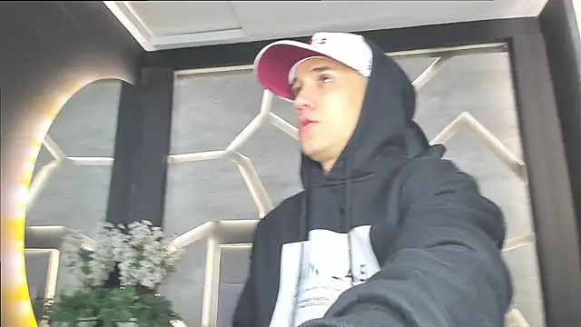 alexgiraldo  online show from March 2, 2025, 11:18 am