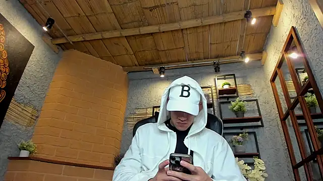 alexgiraldo  online show from March 9, 2025, 2:43 pm