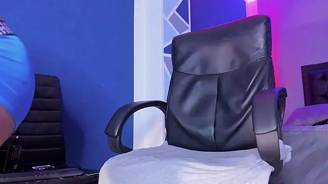 alex oficial online show from March 18, 2025, 5:31 am