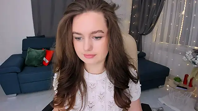 MiracleCurly online show from February 6, 2025, 10:37 am