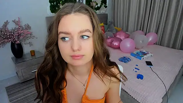 MiracleCurly online show from February 23, 2025, 7:38 pm