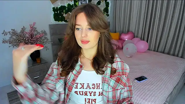 MiracleCurly online show from March 5, 2025, 7:27 pm